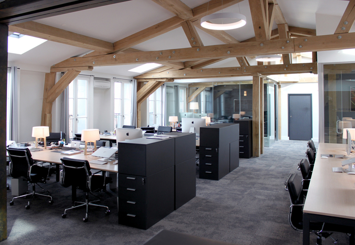 簡約辦公室裝修設計,創(chuàng)意辦公設計,廣州裝修設計公司,海博裝飾.jpg 簡約辦公室裝修設計,創(chuàng)意辦公設計,廣州裝修設計公司,海博裝飾.jpg