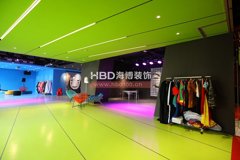 創(chuàng)意辦公室設(shè)計(jì)裝修.jpg 創(chuàng)意辦公室設(shè)計(jì)裝修.jpg