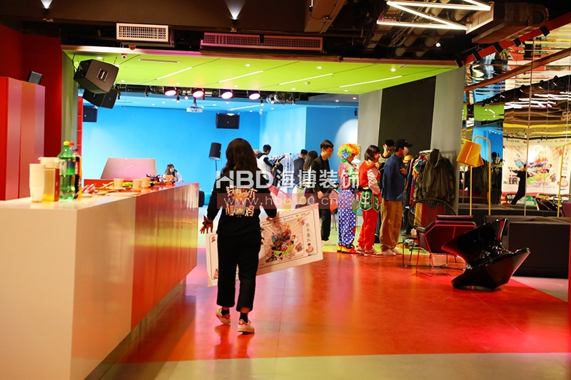 創(chuàng)意辦公室設(shè)計(jì)裝修.jpg 創(chuàng)意辦公室設(shè)計(jì)裝修.jpg